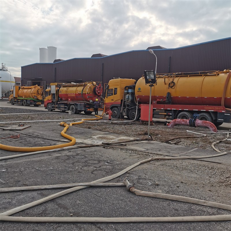 襄城污水池清理